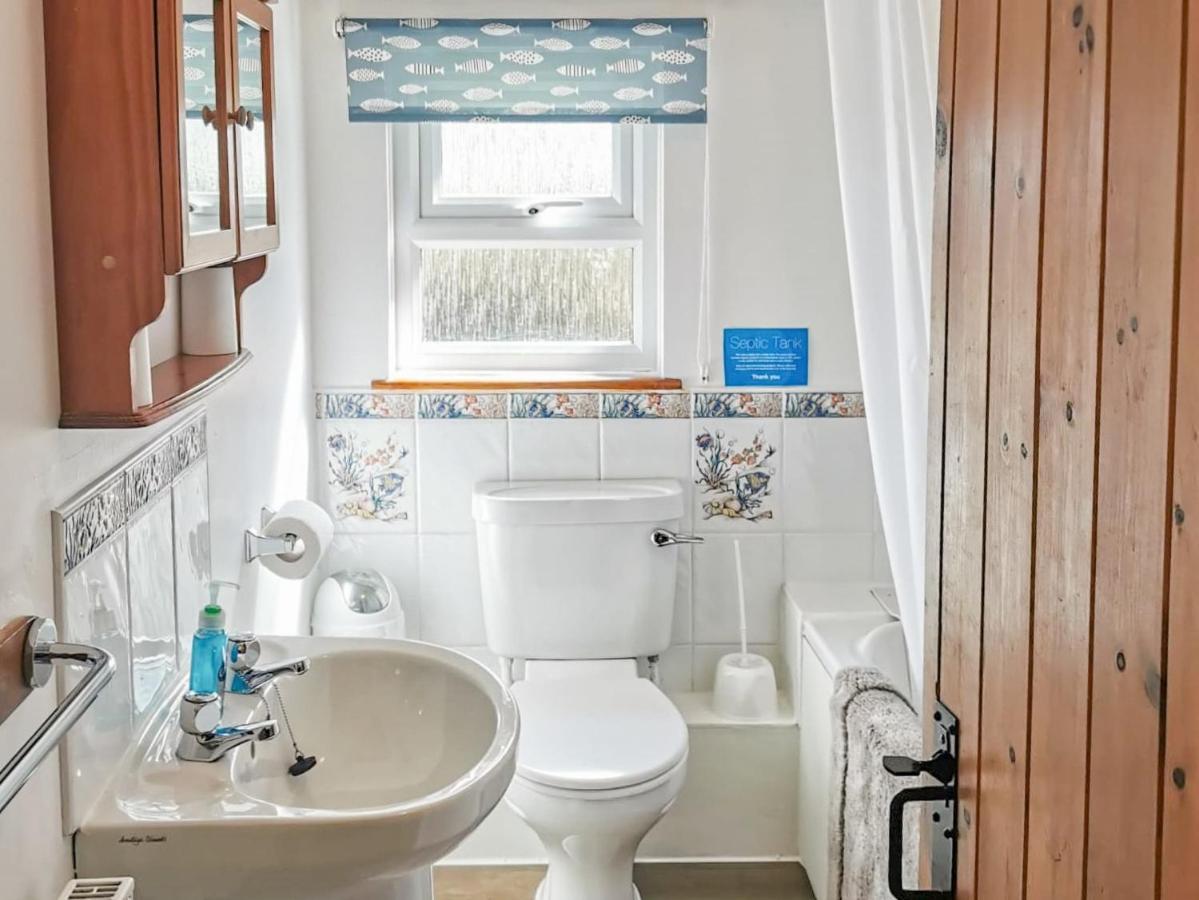 Owl Barn Villa Burmarsh Room photo